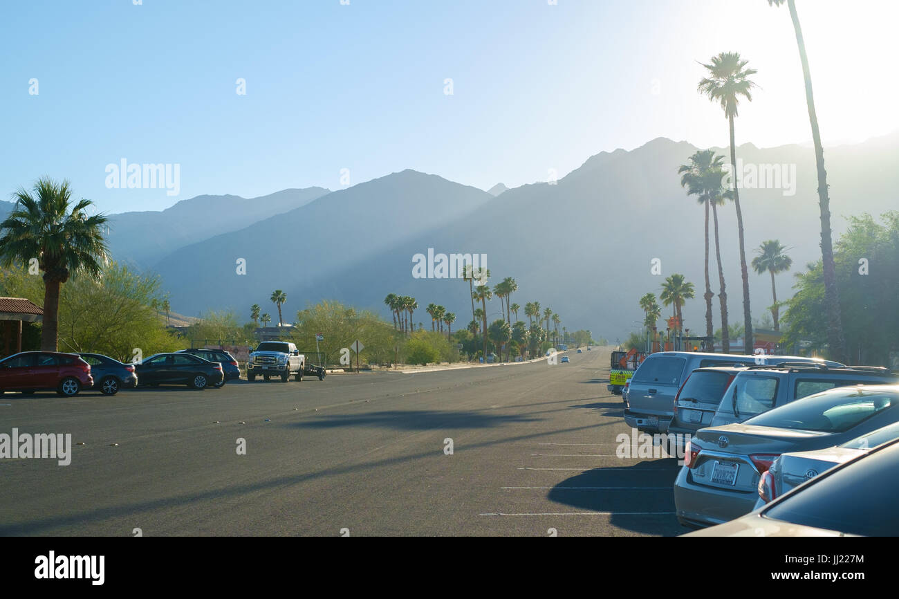 Starker Hitze am späten Nachmittag in Borrego Springs Stadt, Anza Borrego Desert, Kalifornien USA Stockfoto