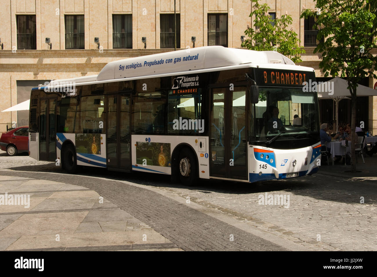 Europa, Spanien, Espaňa, Provinz Salamanca, Salamanca, Bus mit Erdgasantrieb Stockfoto