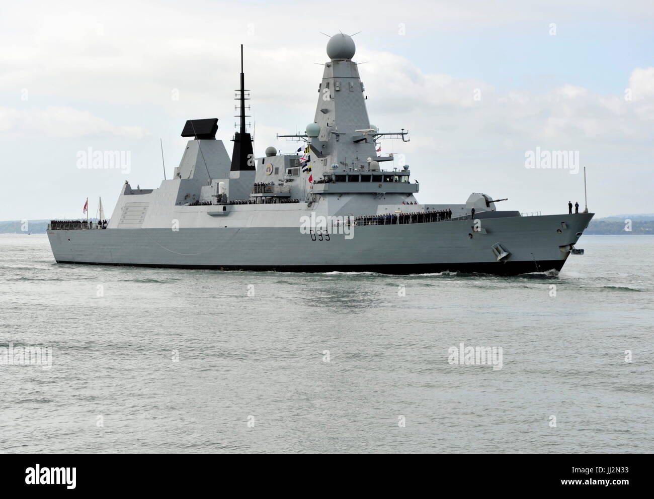 AJAXNETPHOTO.15TH MAI 2015. -PORTSMOUTH, ENGLAND. -ART 45 ZERSTÖRER HMS DAUNTLESS EINGABE HAFEN. FOTO: TONY HOLLAND/AJAX REF: DTH151505 38026 Stockfoto