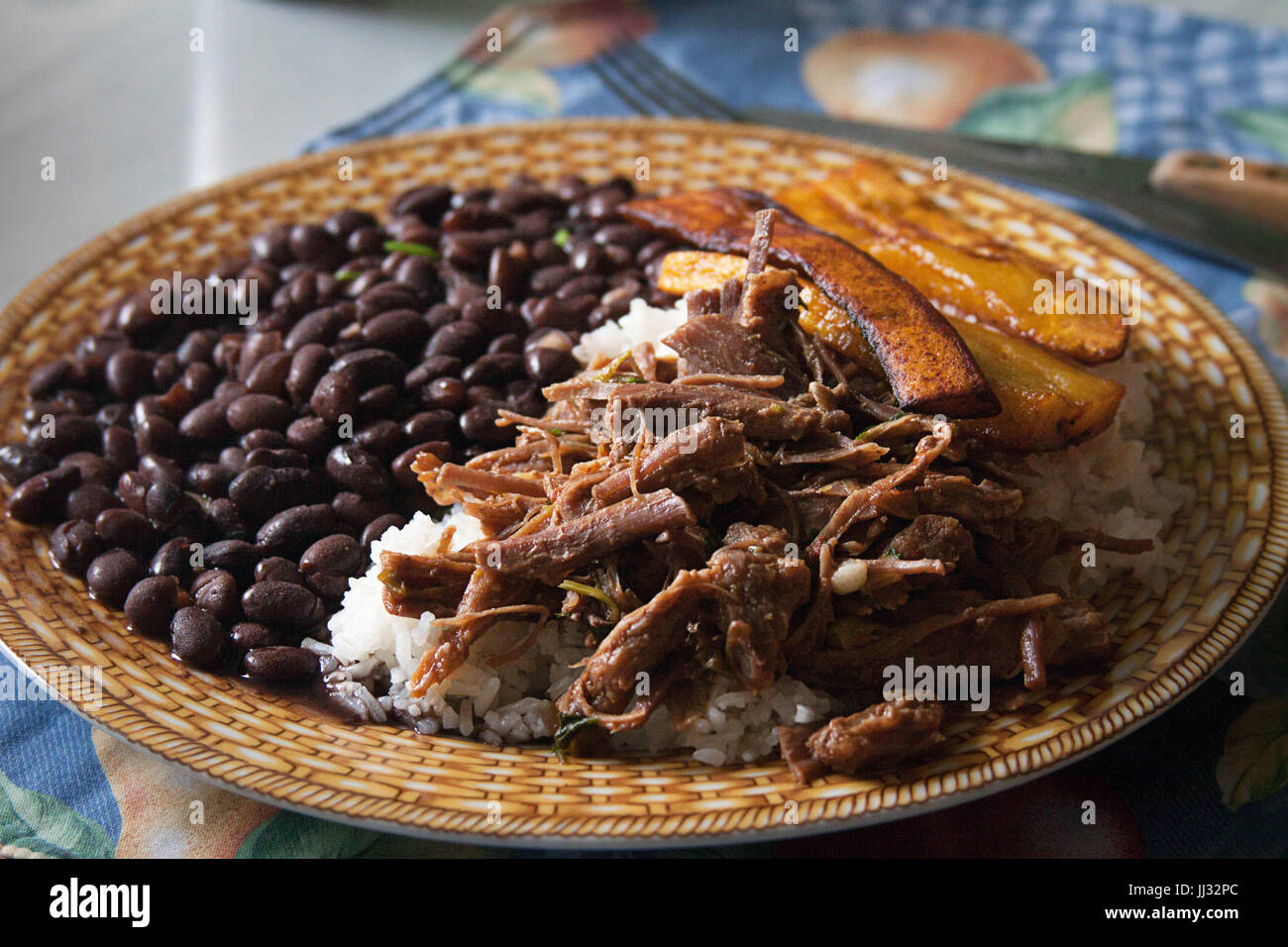 Venezolanische Küche: Pabellón Criollo, Reis, Shredded Rindfleisch ...