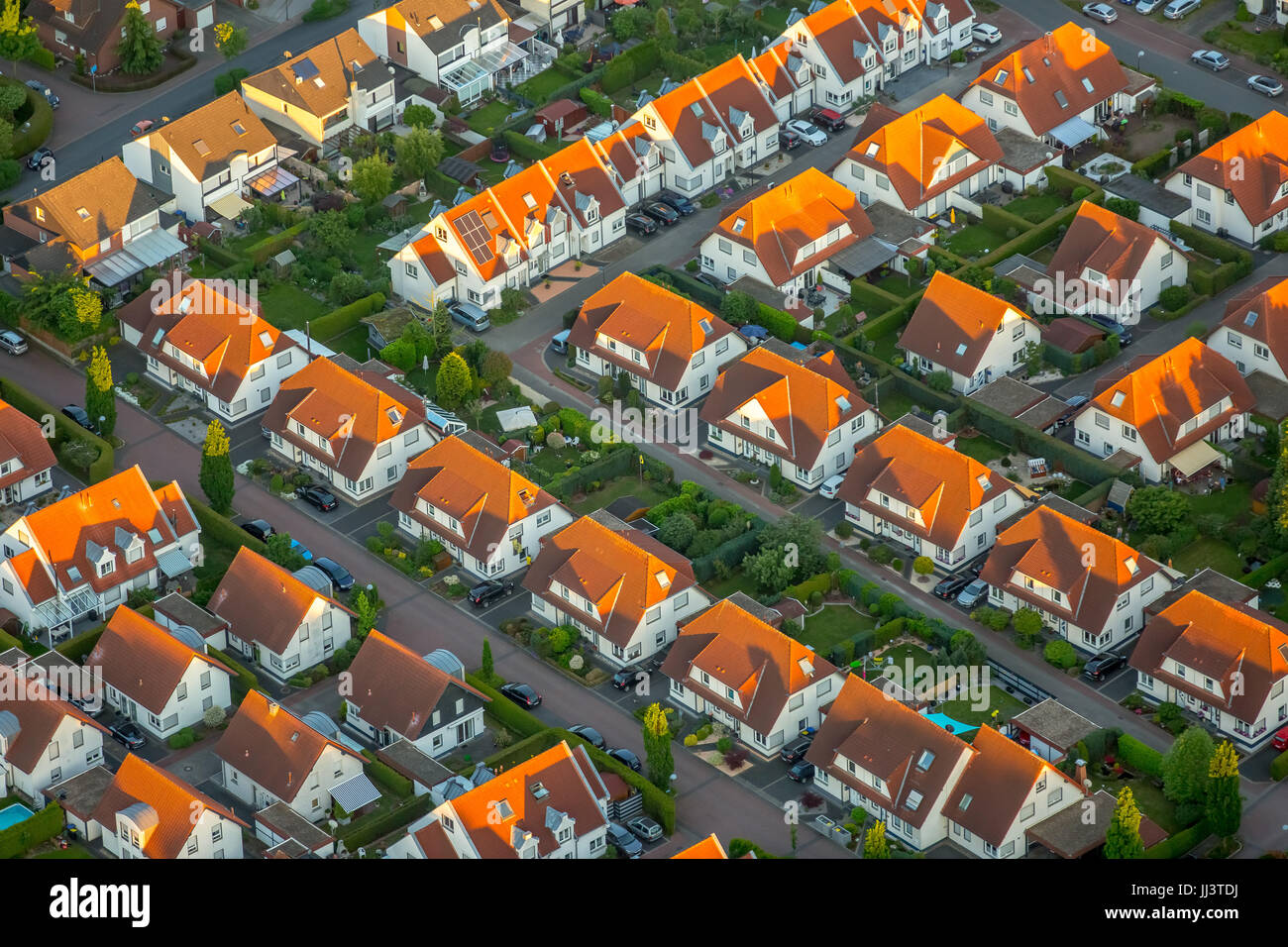 Wohngebiet Weidenweg, Doppelhaushälfte Häuser, Immobilien, Reihenhäuser, Wohneigentum, roten Ziegeldächer, Bergkamen Stockfoto