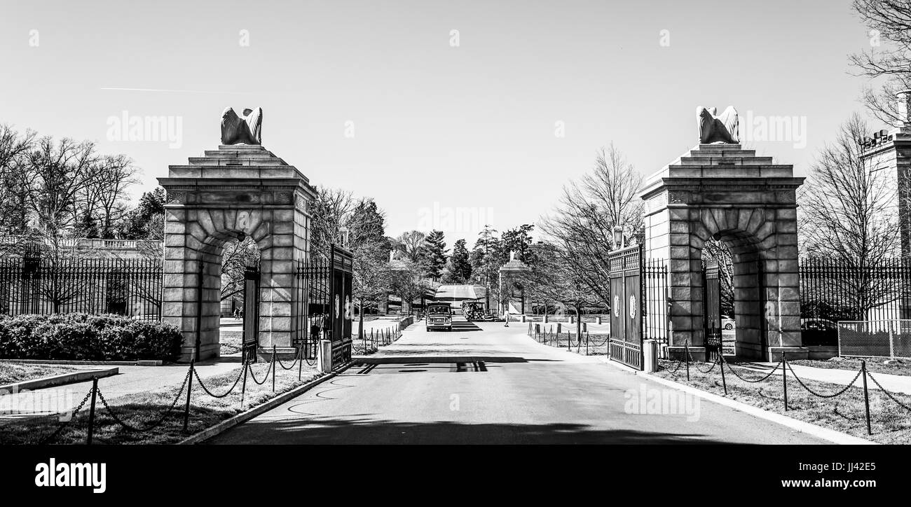 Das Tor zum Friedhof von Arlington - WASHINGTON / Bezirk von COLUMBIA - 8. April 2017 Stockfoto