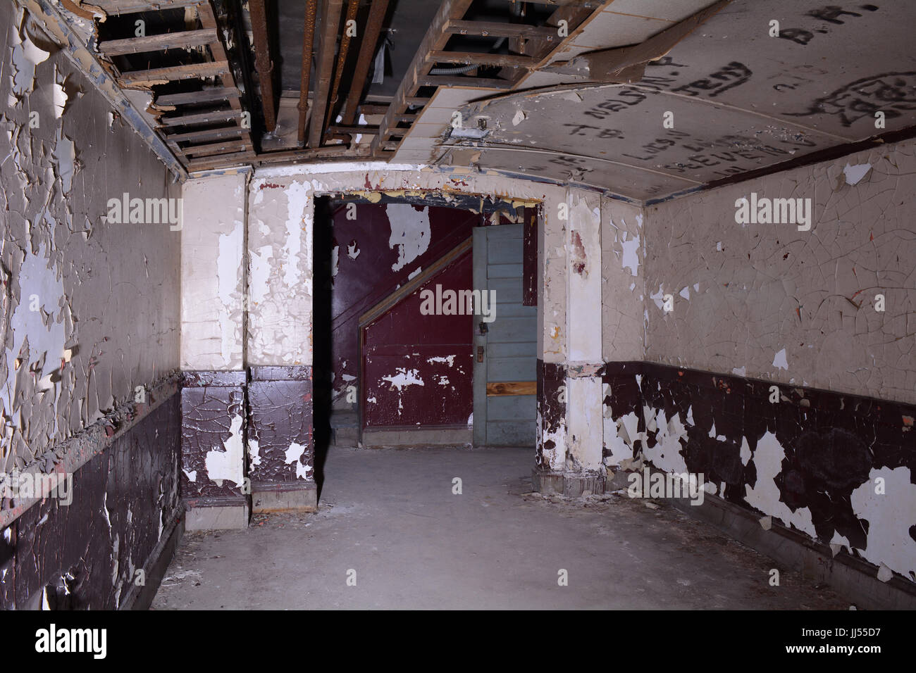 Keller-Diele in verlassenen Victory Theatre in Holyoke, Massachusetts Stockfoto