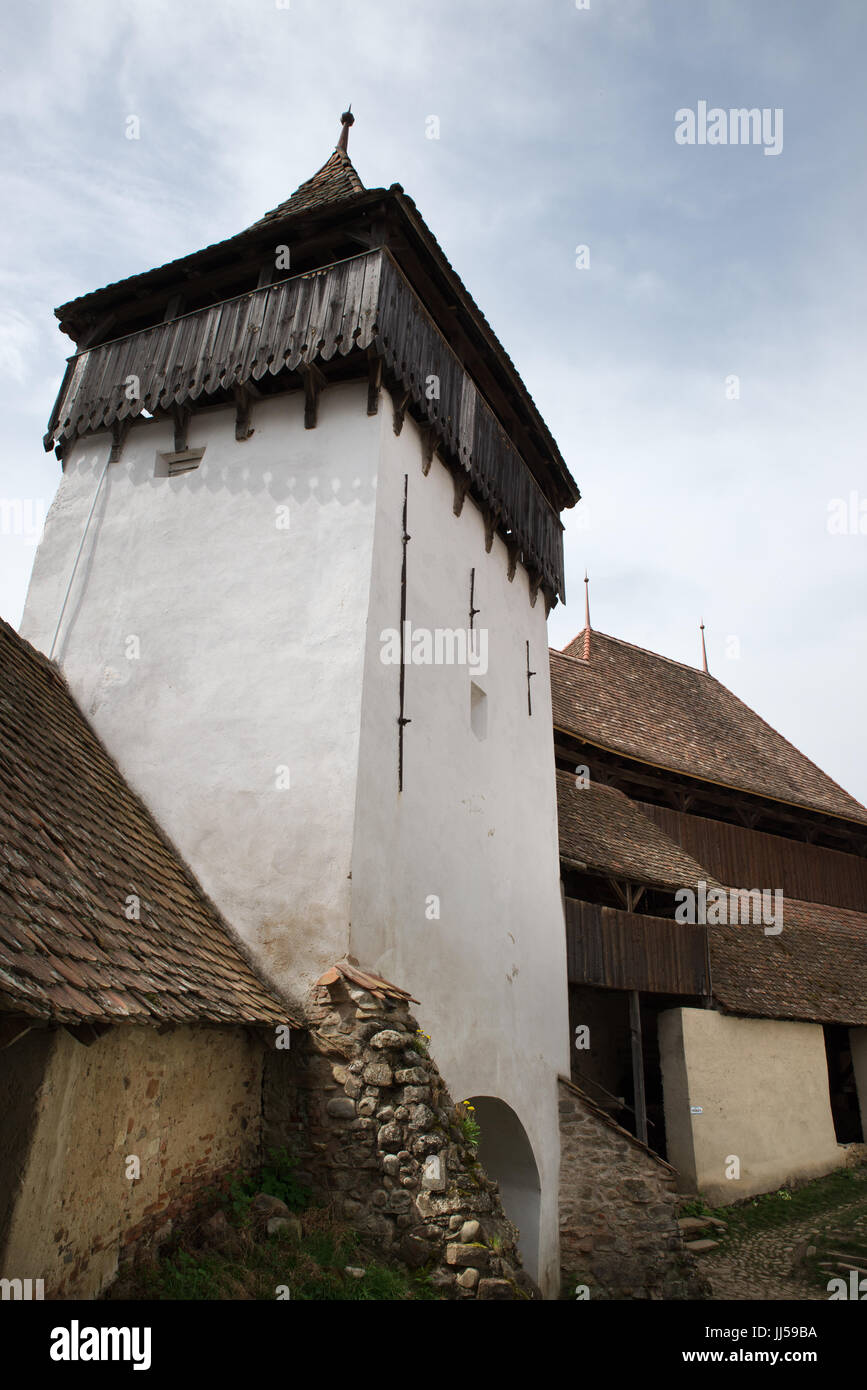 Turm der Wehrkirche von Viscri, Siebenbürgen, Rumänien Stockfoto