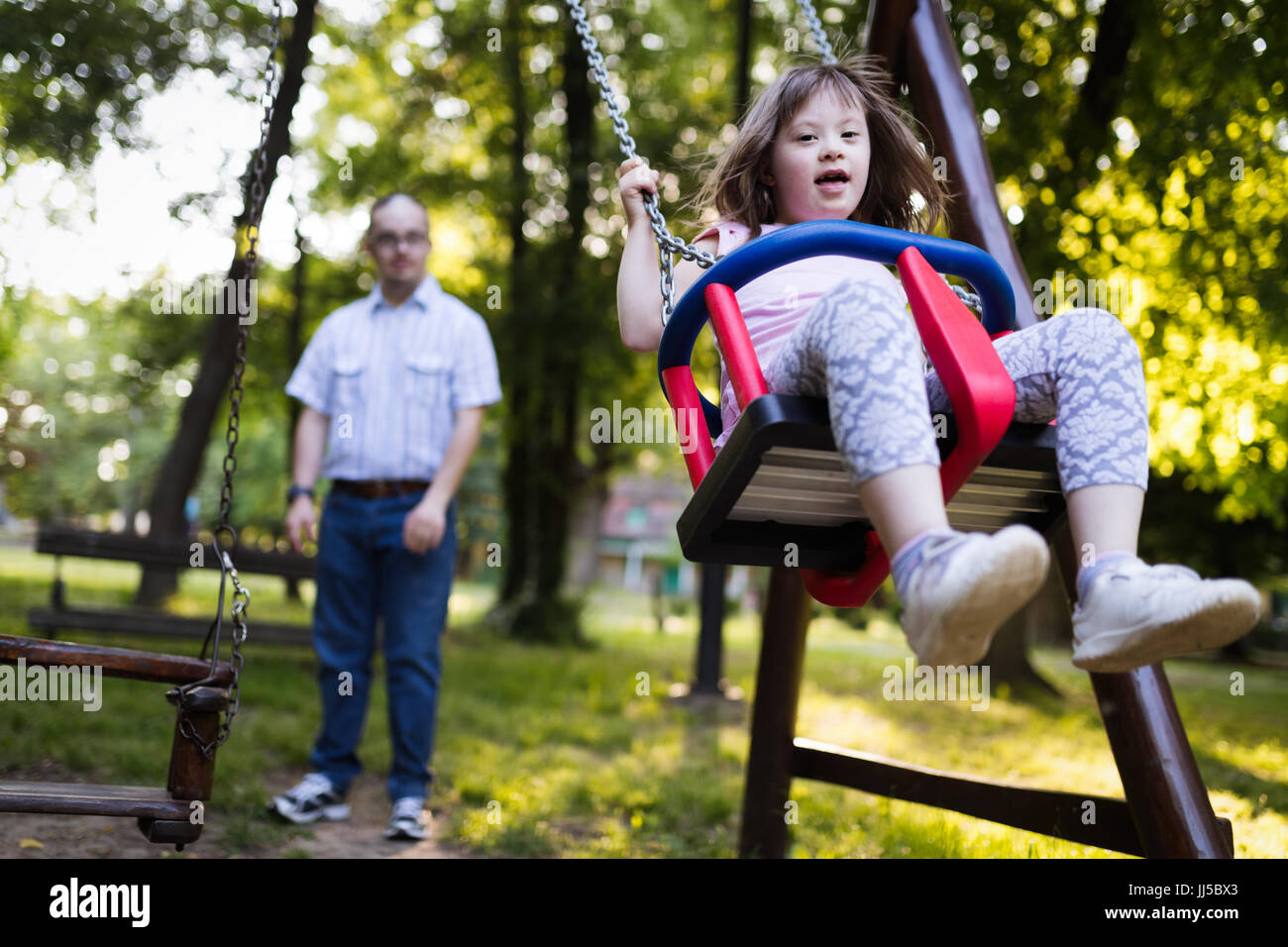 Porträt des jungen Mädchens mit Down-Syndrom Stockfoto