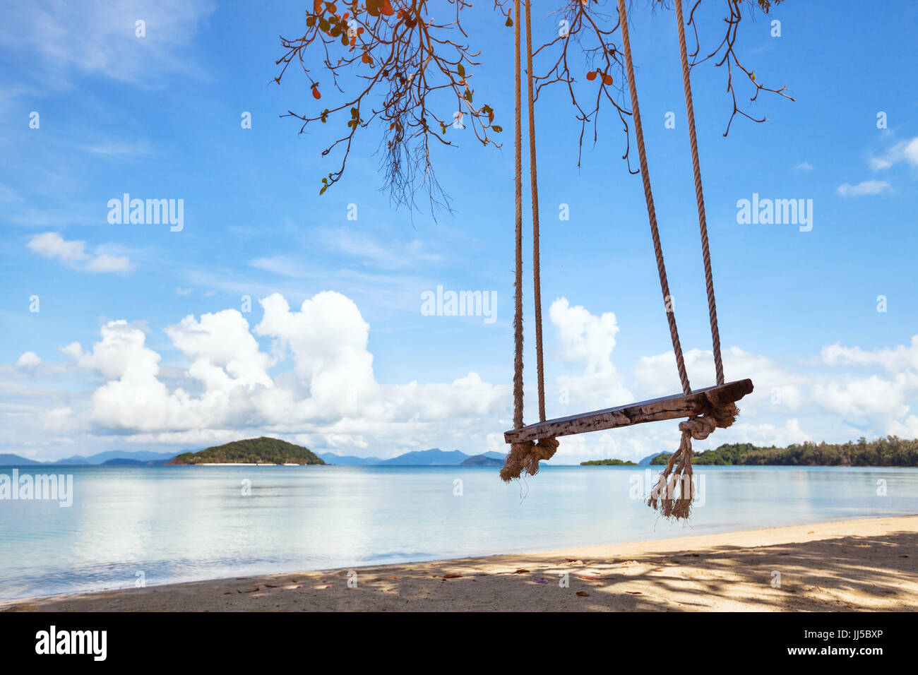 Schöner Strand in Thailand, Tropical Swing auf Paradise Island Stockfoto