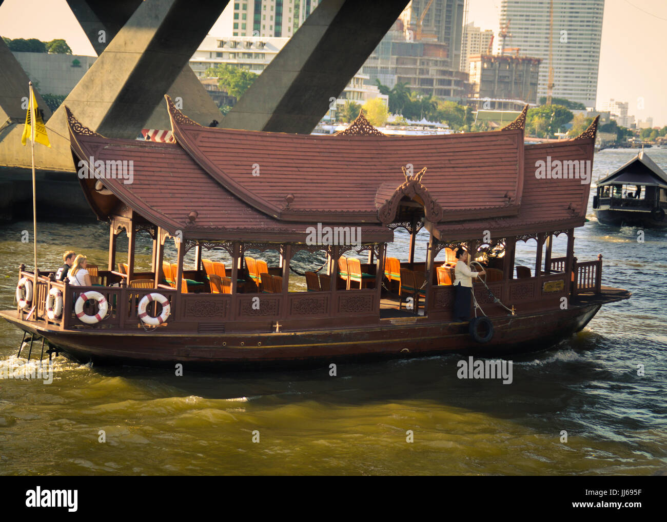 Aussicht auf Bangkok Stadt vom Fluss Chao Phraya Stockfoto