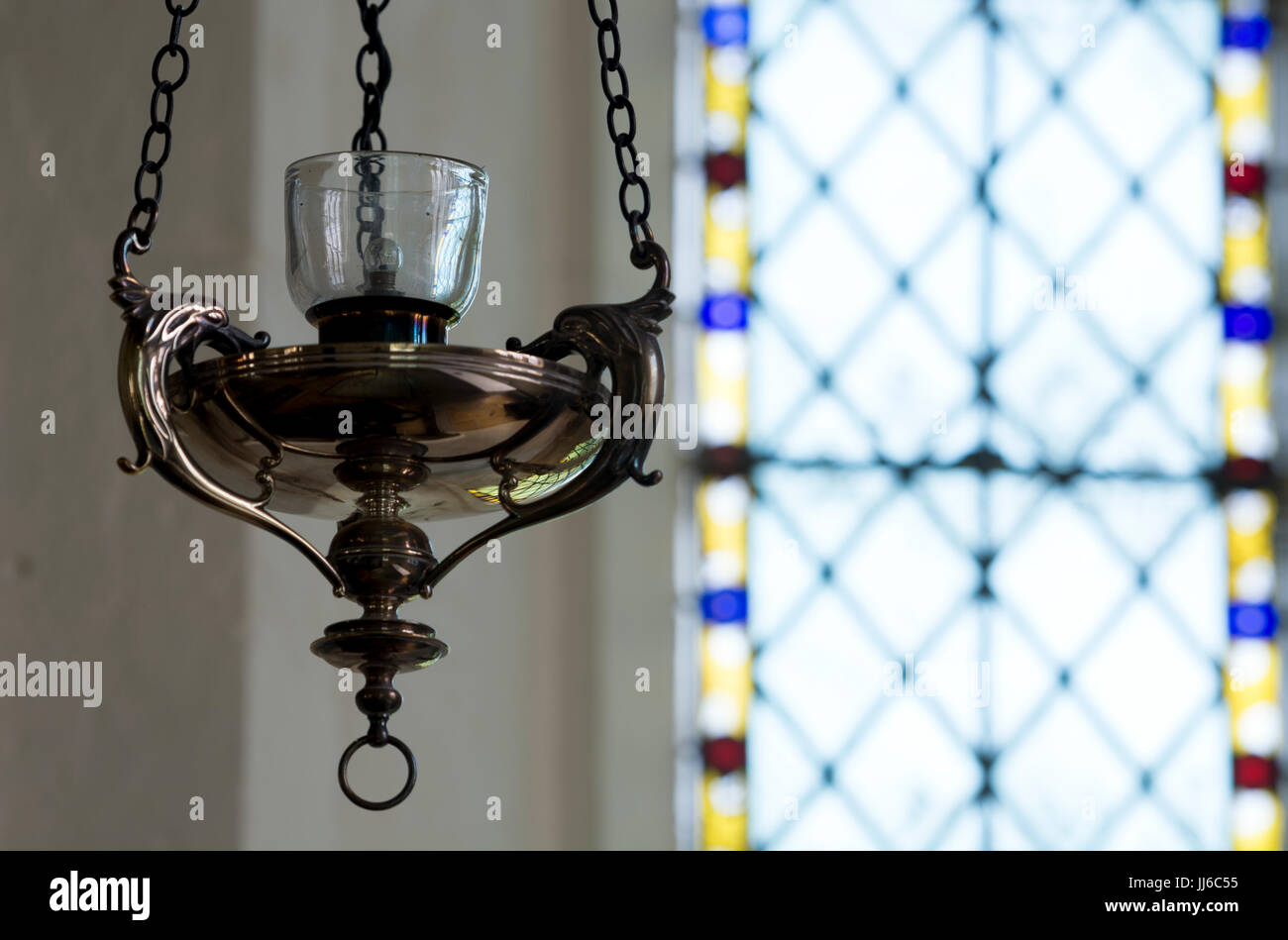 Sanctuary Lamp Inside Church Stockfotos Sanctuary Lamp