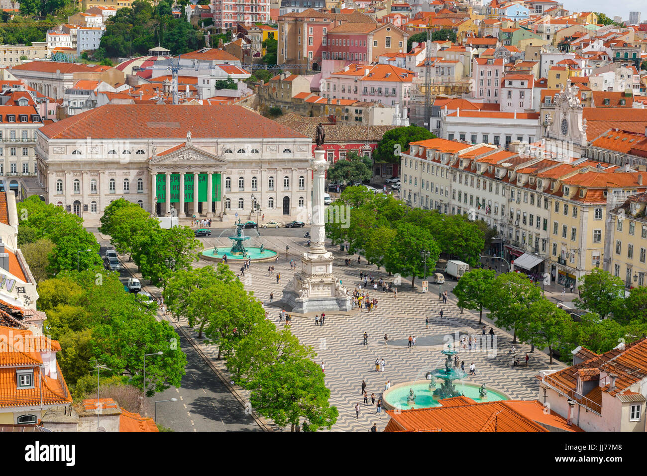 Stadtzentrum von Lissabon, Luftaufnahme des Rossio-Platzes (Praca Dom Pedro IV) im Baixa-Viertel im Zentrum von Lissabon, Portugal. Stockfoto