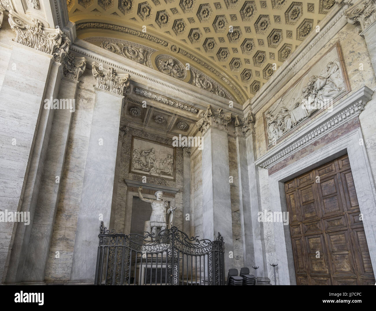 Basilica di San Giovanni in Laterano (Basilica San Giovanni in Laterano) in Rom. Der offizielle kirchliche Sitz des Papstes. Italien, Rom, Juni 2017 Stockfoto