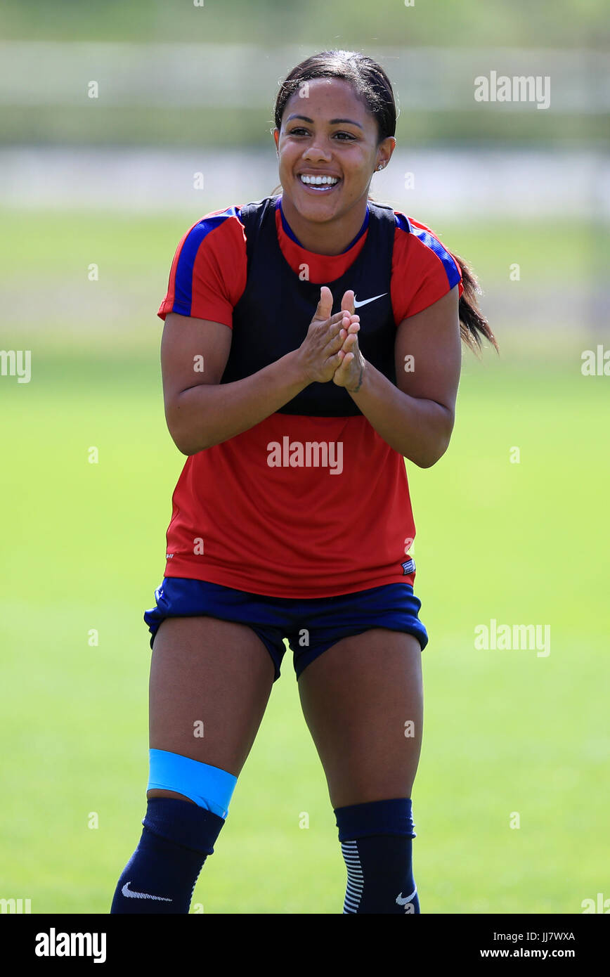 Englands Alex Scott Wahrend Einer Trainingseinheit Bei Sporting 70 Sportzentrum Utrecht Presseverband Foto Bild Datum Dienstag 18 Juli 2017 Vgl Pa Geschichte Fussball England Frauen Bildnachweis Sollte Lauten Mike Egerton Pa Wire Einschrankungen