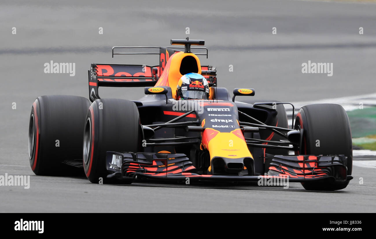 Red Bull Racing Daniel Ricciardo während der 2017 British Grand Prix in Silverstone, Towcester. PRESSEVERBAND Foto. Bild Datum: Sonntag, 16. Juli 2017. Siehe PA Geschichte AUTO Briten. Bildnachweis sollte lauten: Tim Goode/PA Wire. Einschränkungen: Nur zur redaktionellen Verwendung. Kommerzielle Nutzung mit vorheriger Zustimmung von Teams. Stockfoto