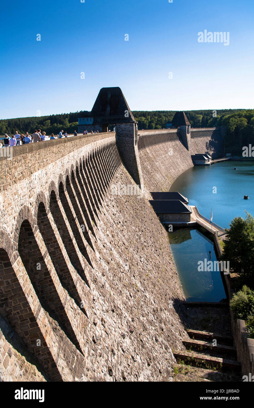 DEU, Deutschland, Sauerland Region, Moehnesee, Moehensee Stausee.  DEU, Deutschland, Sauerland, Moehnesee, Moehneseetalsperre. Stockfoto