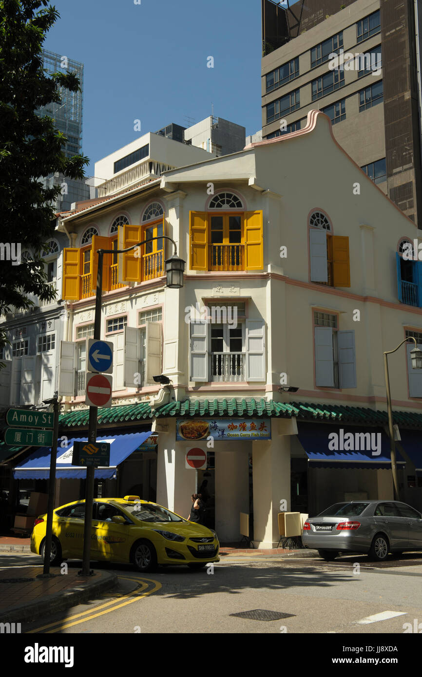 Traditionelle 3-stöckigen Geschäftshaus Gebäude an der Ecke des Telok Ayer Street und Amoy Street, Singapur Stockfoto