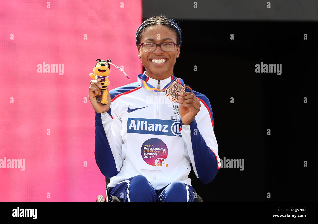 Großbritanniens Kare Adenegan mit ihrer Bronzemedaille nach dem Frauen 800 m-Finale T34 tagsüber fünf der 2017 Para Leichtathletik-Weltmeisterschaften in London Stadion. Stockfoto