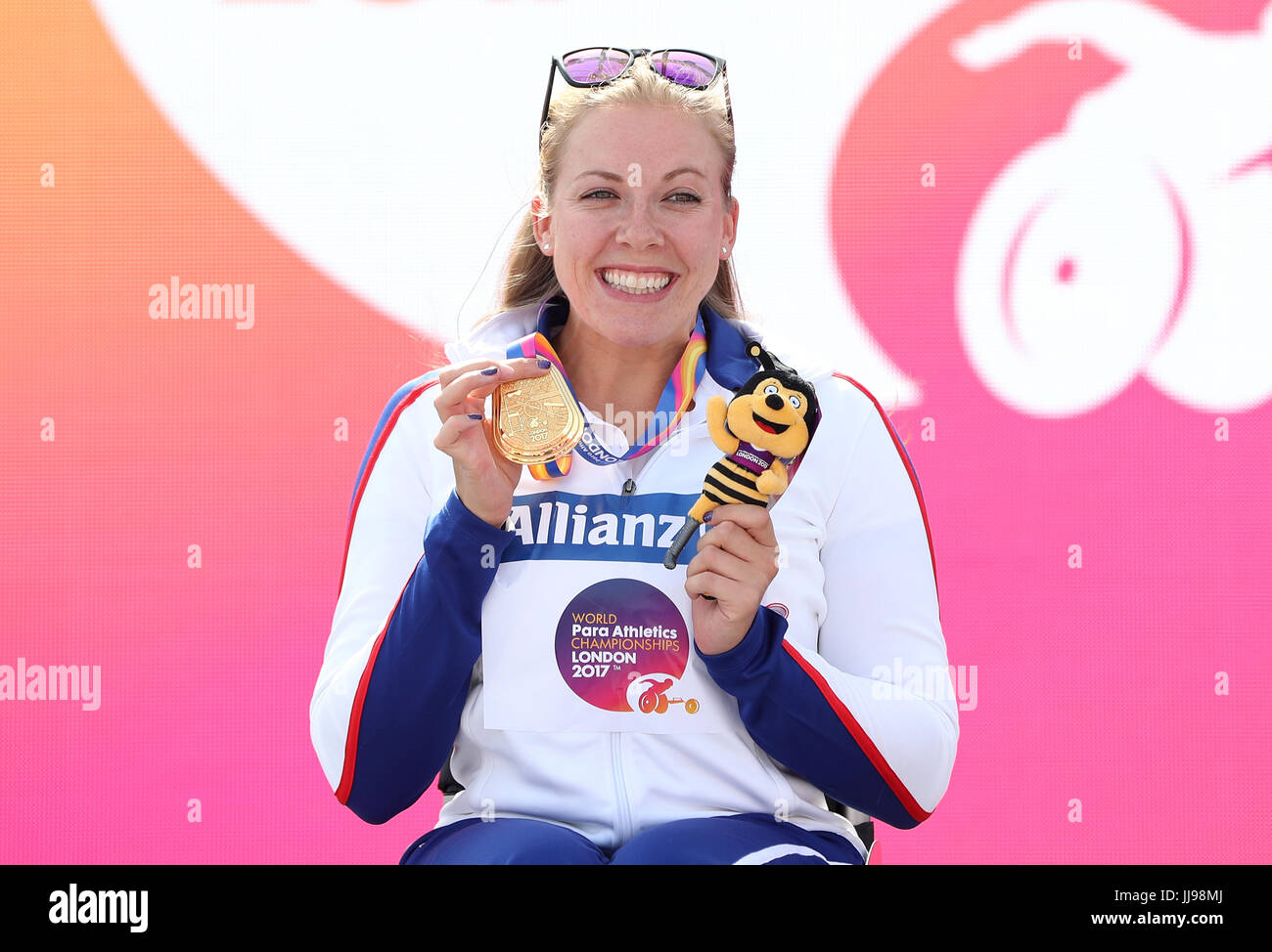 Großbritanniens Hannah mit ihrer Goldmedaille nach den Frauen T34 800m Finale Tag fünf der 2017 Para Leichtathletik Weltmeisterschaften im London Stadium Cockroft. Stockfoto