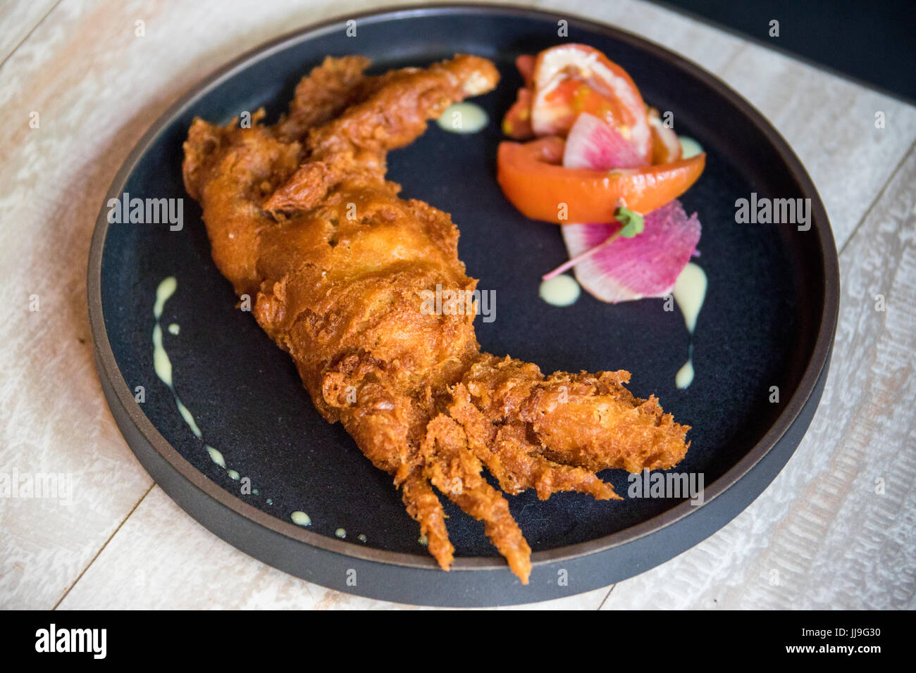 Soft-Shell Crab Wasabi Remoulade, sehr Tomaten am Donnerstag Küche, East Village, New York City Stockfoto