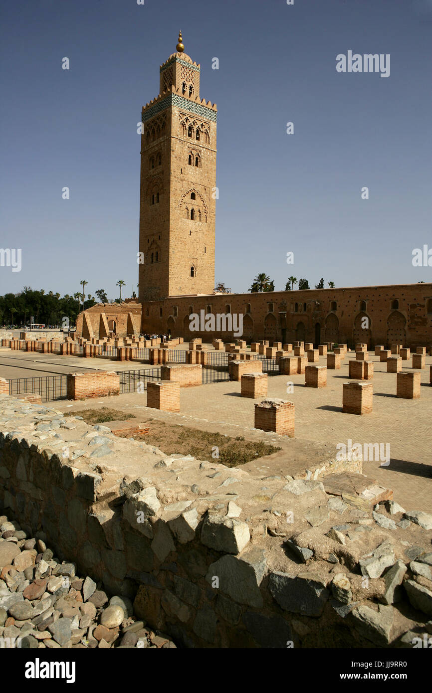 Das Minarett der Koutoubia-Moschee in Marrakesch, Morocco.Built im 12. Jahrhundert, ist dies die größte Moschee in Marrakesch, Marokko. Ihr Minarett ist 77m hoch. Stockfoto