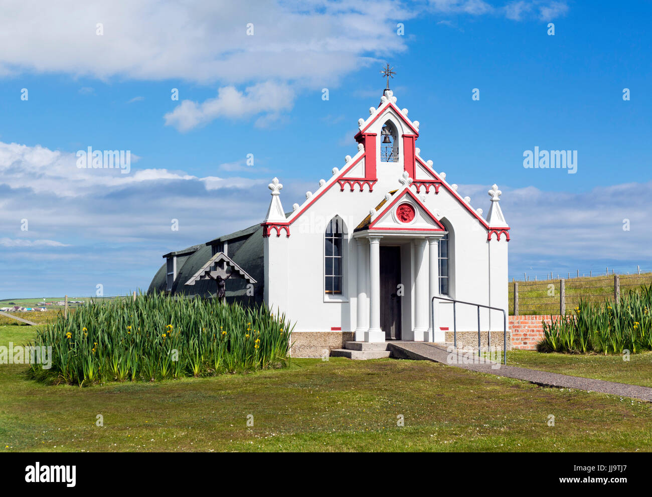 Die italienischen Kapelle, Orkney. Die Kapelle wurde von italienischen Kriegsgefangenen im Zweiten Weltkrieg bei Lamm Holm, Orkney, Schottland, Großbritannien gebaut Stockfoto