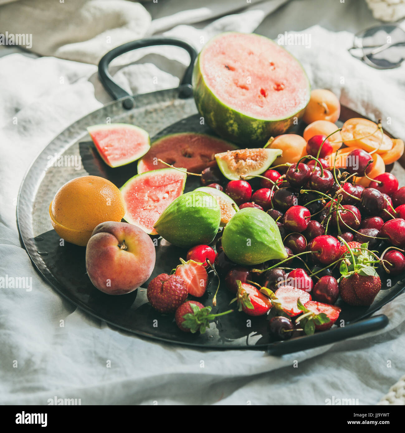 Sommer gesunde vegane sauber zu frühstücken, quadratische Ernte Stockfoto