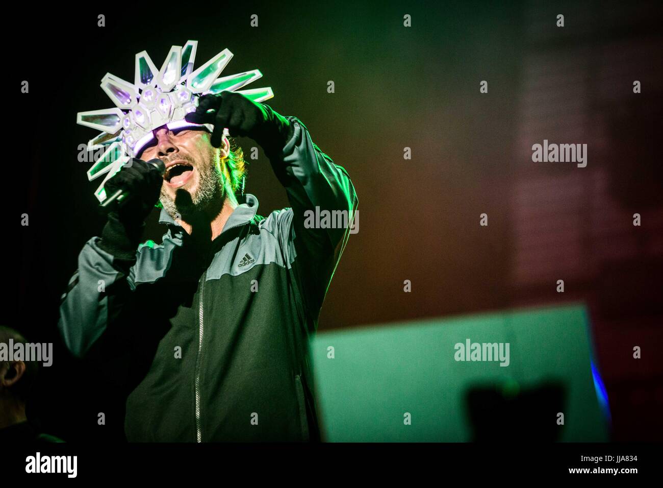 Locarno, Schweiz. 18. Juli 2017. Jamiroquai live Höchstleistungen Moon & Stars Festival 2017 © Roberto Finizio / Alamy Live News Stockfoto