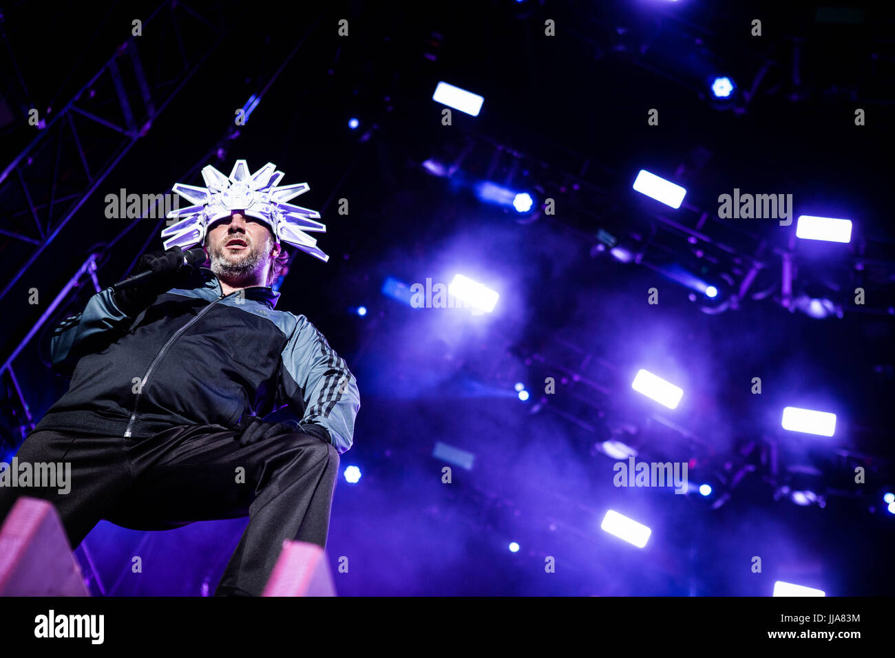 Locarno, Schweiz. 18. Juli 2017. Jamiroquai live Höchstleistungen Moon & Stars Festival 2017 © Roberto Finizio / Alamy Live News Stockfoto