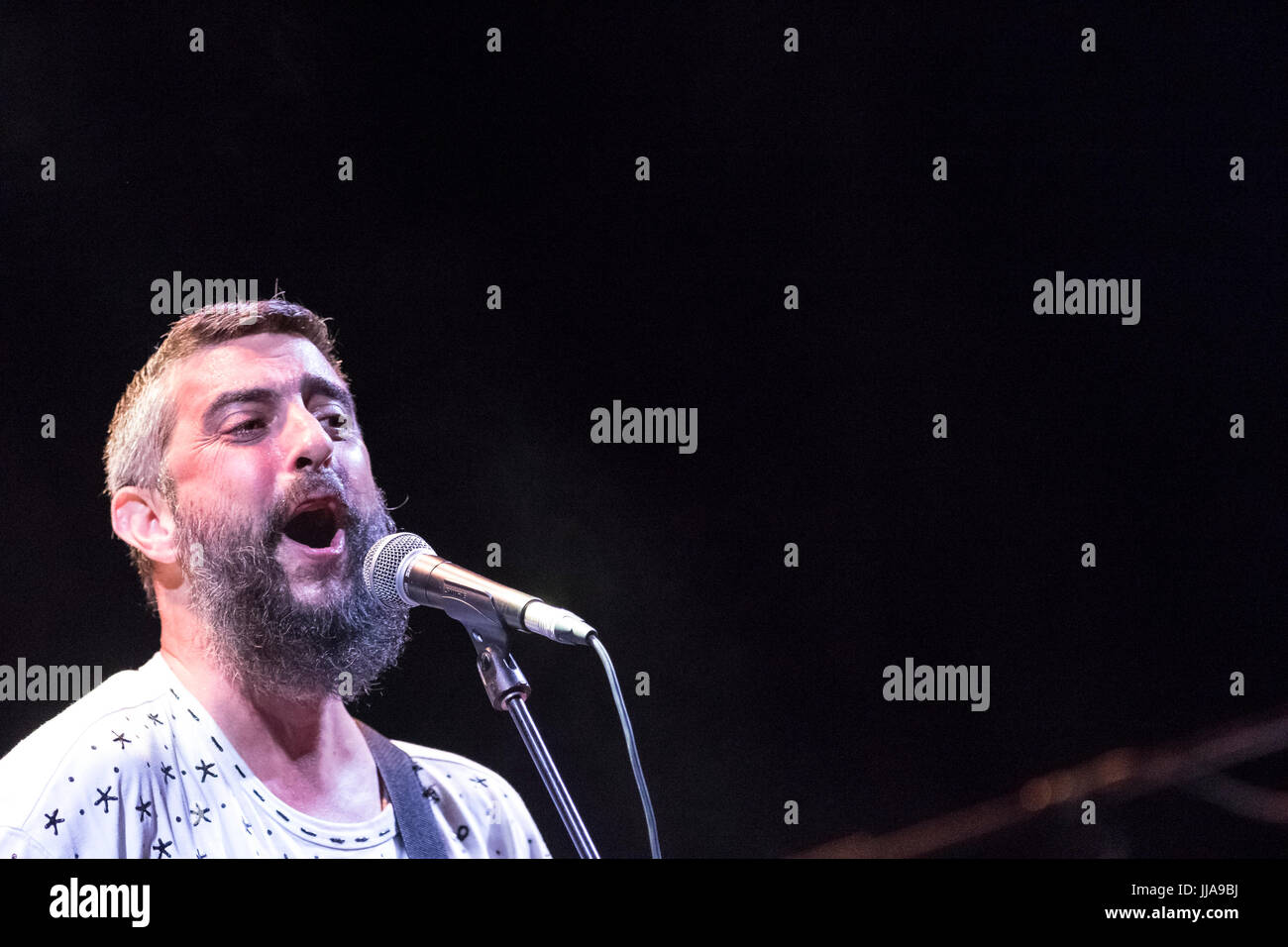 Cartagena, Spanien. 18. Juli 2017. Australische Sängerin, Scott Matthew, während seines Auftritts beim La Mar de Músicas Festival. © ABEL F. ROS/Alamy Live-Nachrichten Stockfoto