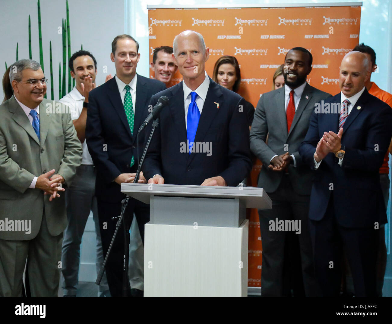 Florida, USA. 19. Juli 2017. Gouverneur Rick Scott hat einen Auftritt bei Orangetheory Fitness in Boca Raton Mittwoch, 19. Juli 2017. Bildnachweis: Bruce R. Bennett/der Palm Beach Post/ZUMA Draht/Alamy Live-Nachrichten Stockfoto