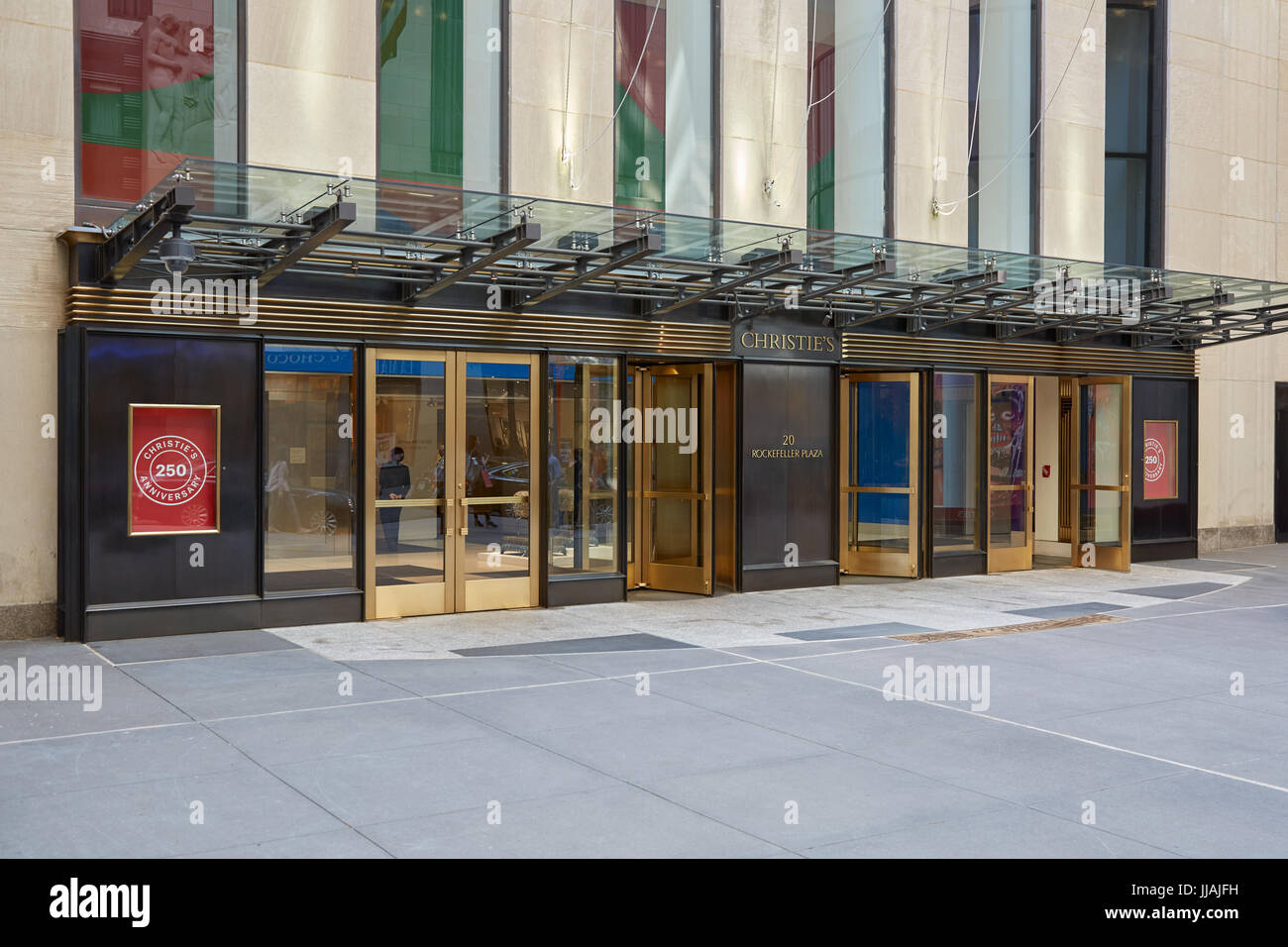 Christie's amerikanische Niederlassung Eingang im Rockefeller Center in New York Stockfoto