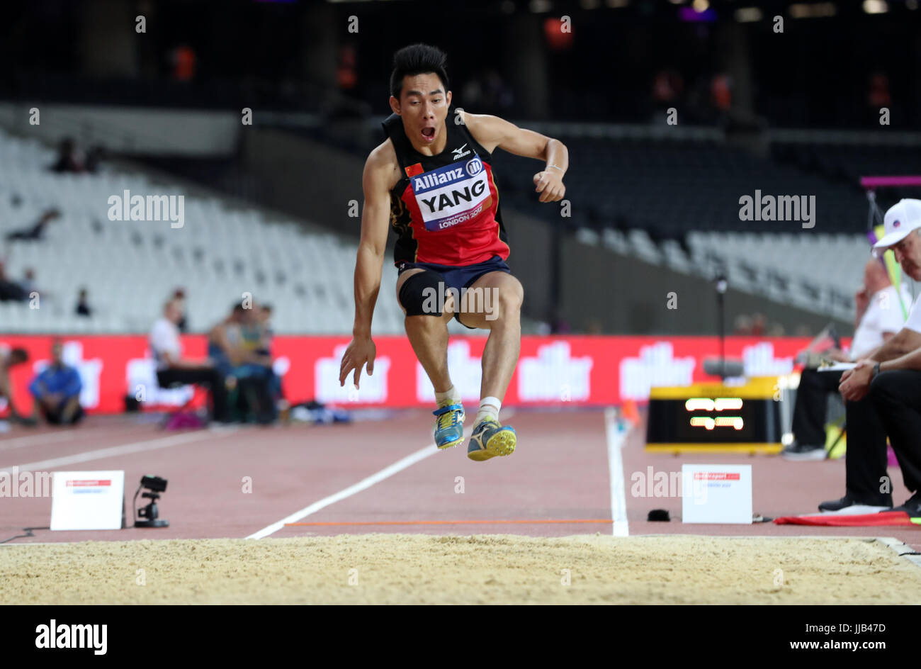 Der chinesische Yifei Yang beim Männer-Weitsprung T36 am fünften Tag der Leichtathletik-Weltmeisterschaften 2017 im Londoner Stadion. DRÜCKEN SIE VERBANDSFOTO. Bilddatum: Dienstag, 18. Juli 2017. Siehe PA-Geschichte Athletics Para. Bildnachweis sollte lauten: Simon Cooper/PA Wire. EINSCHRÄNKUNGEN: Nur für redaktionelle Zwecke. Keine Übertragung von Ton oder bewegten Bildern und keine Videosimulation. Stockfoto