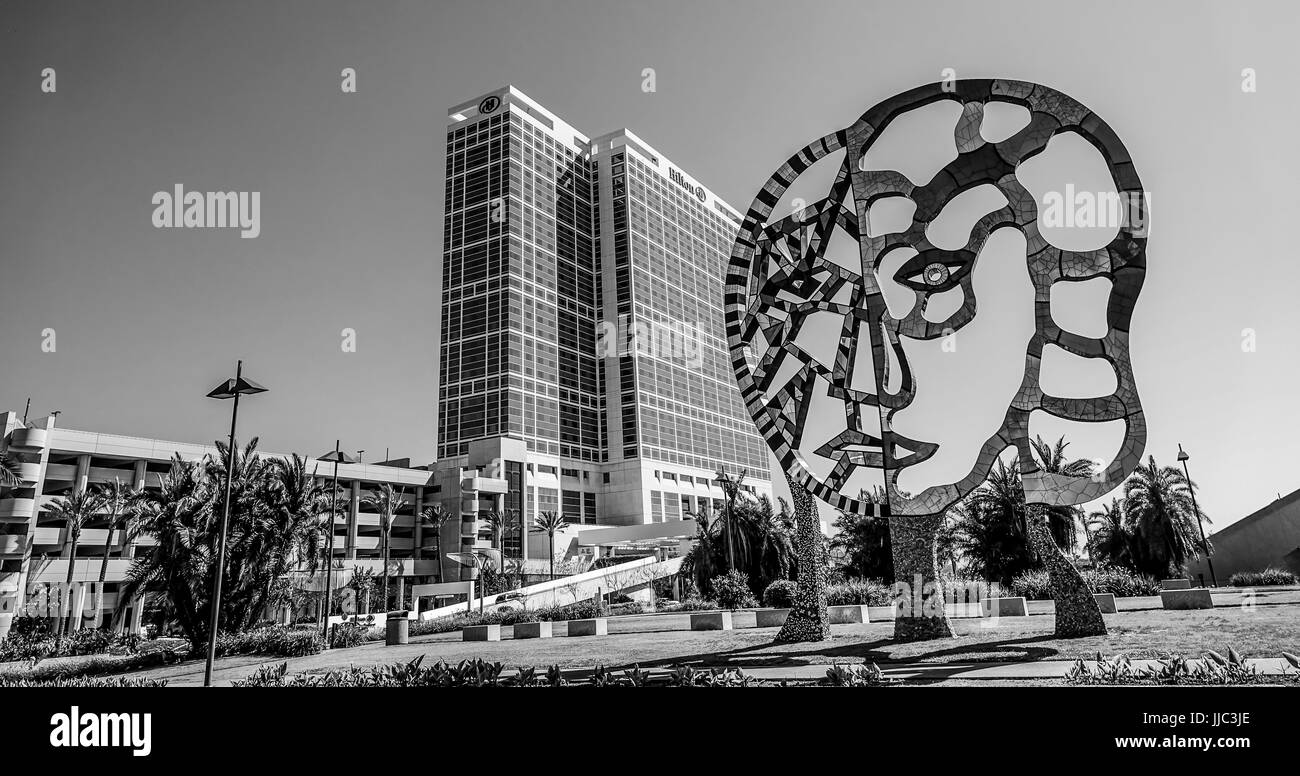 Moderne Skulptur am Hilton Hotel San Diego - SAN DIEGO - Kalifornien - 21. April 2017 Stockfoto