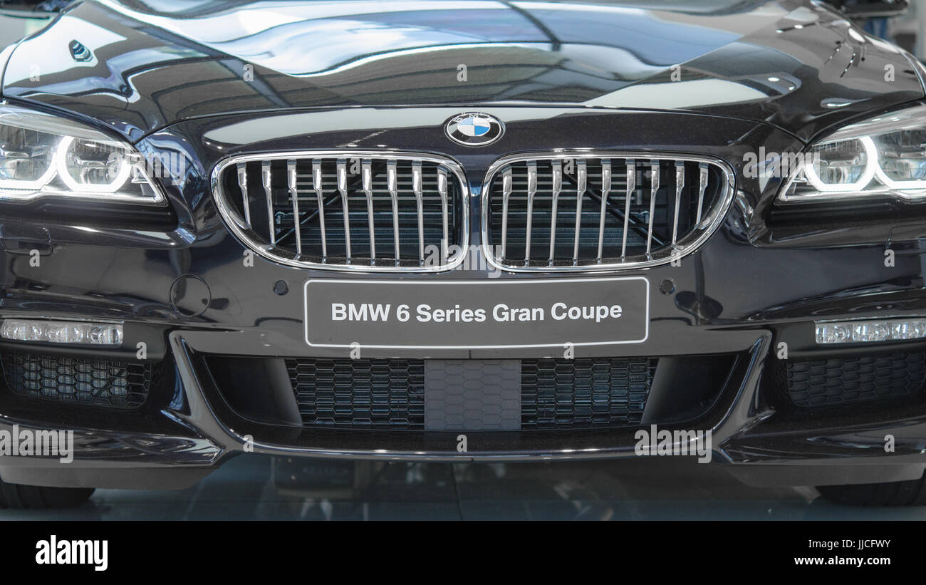 München, Deutschland - 15. Juli 2017: Vorderansicht des Luxus BMW Gran Coupe 6 Serie elegant und renommierten Business Neuwagen Stockfoto