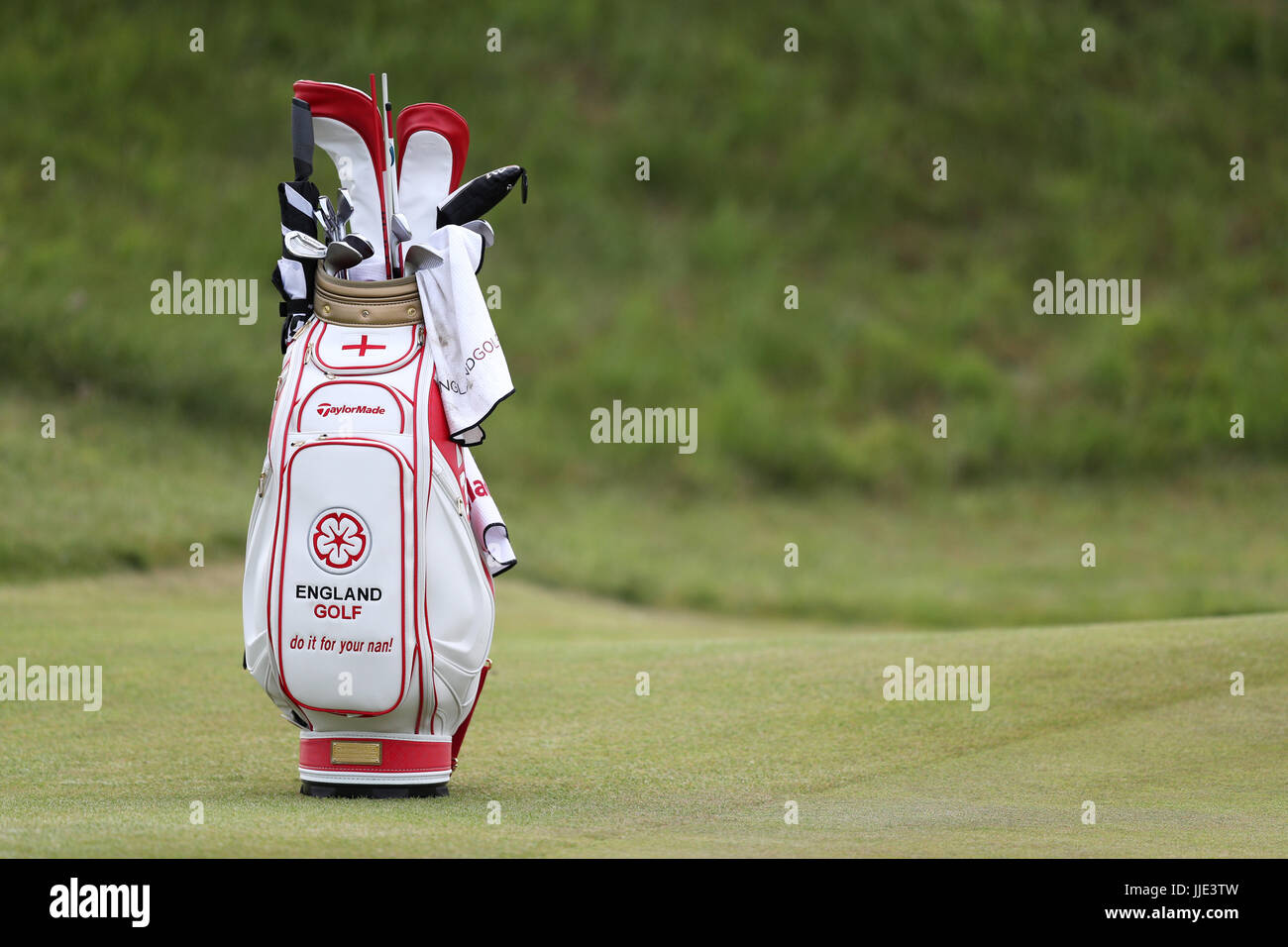 Englands Alfie Pflanze Golfbag tagsüber Praxis vier The Open Championship 2017 im Royal Birkdale Golf Club, Southport. PRESSEVERBAND Foto. Bild Datum: Mittwoch, 19. Juli 2017. Vgl. PA Geschichte GOLF Open. Bildnachweis sollte lauten: Andrew Matthews/PA Wire. Einschränkungen: Nur zur redaktionellen Verwendung. Keine kommerzielle Nutzung. Standbild-Gebrauch bestimmt. Die Open Championship Logo und klare Verbindung zu The Open Website (TheOpen.com) auf Website-Veröffentlichung enthalten sein. Rufen Sie + 44 (0) 1158 447447 für weitere Informationen. Stockfoto