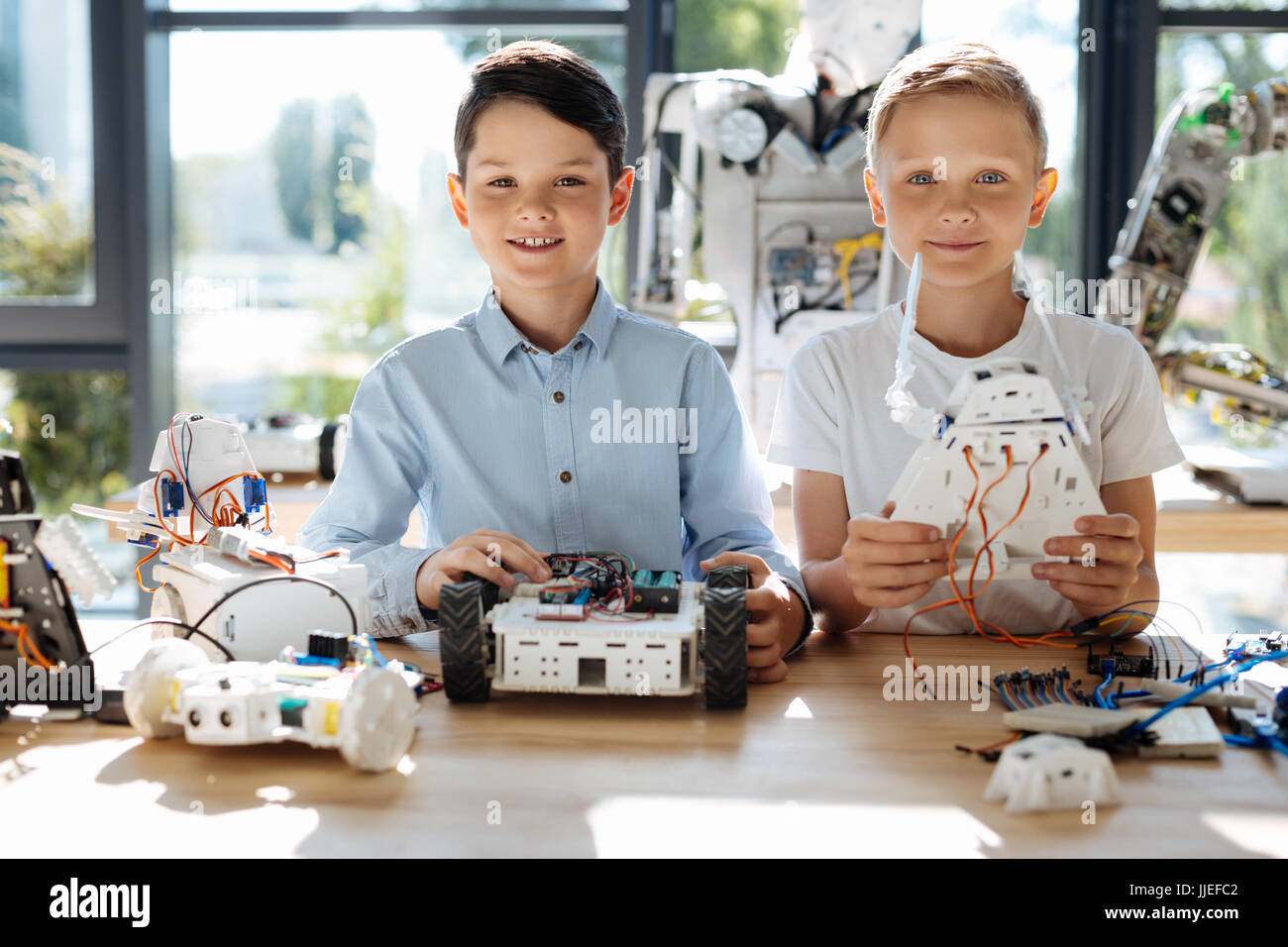 Pre teen boys -Fotos und -Bildmaterial in hoher Auflösung – Alamy