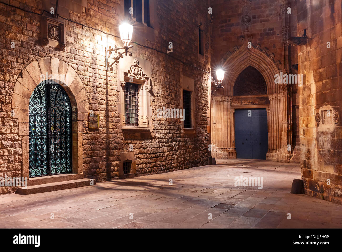 Mittelalterliche Straße im gotischen Viertel Barri, Barcelona Stockfoto