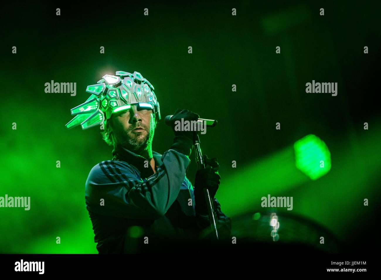 Locarno, Schweiz. 18. Juli 2017. Jay Kay der englischen Acid jazz Band Jamiroquai im Bild auf der Bühne, während sie bei Moon & Stars Festival 2017 in Locarno Schweiz durchführen. Bildnachweis: Roberto Finizio/Pacific Press/Alamy Live-Nachrichten Stockfoto