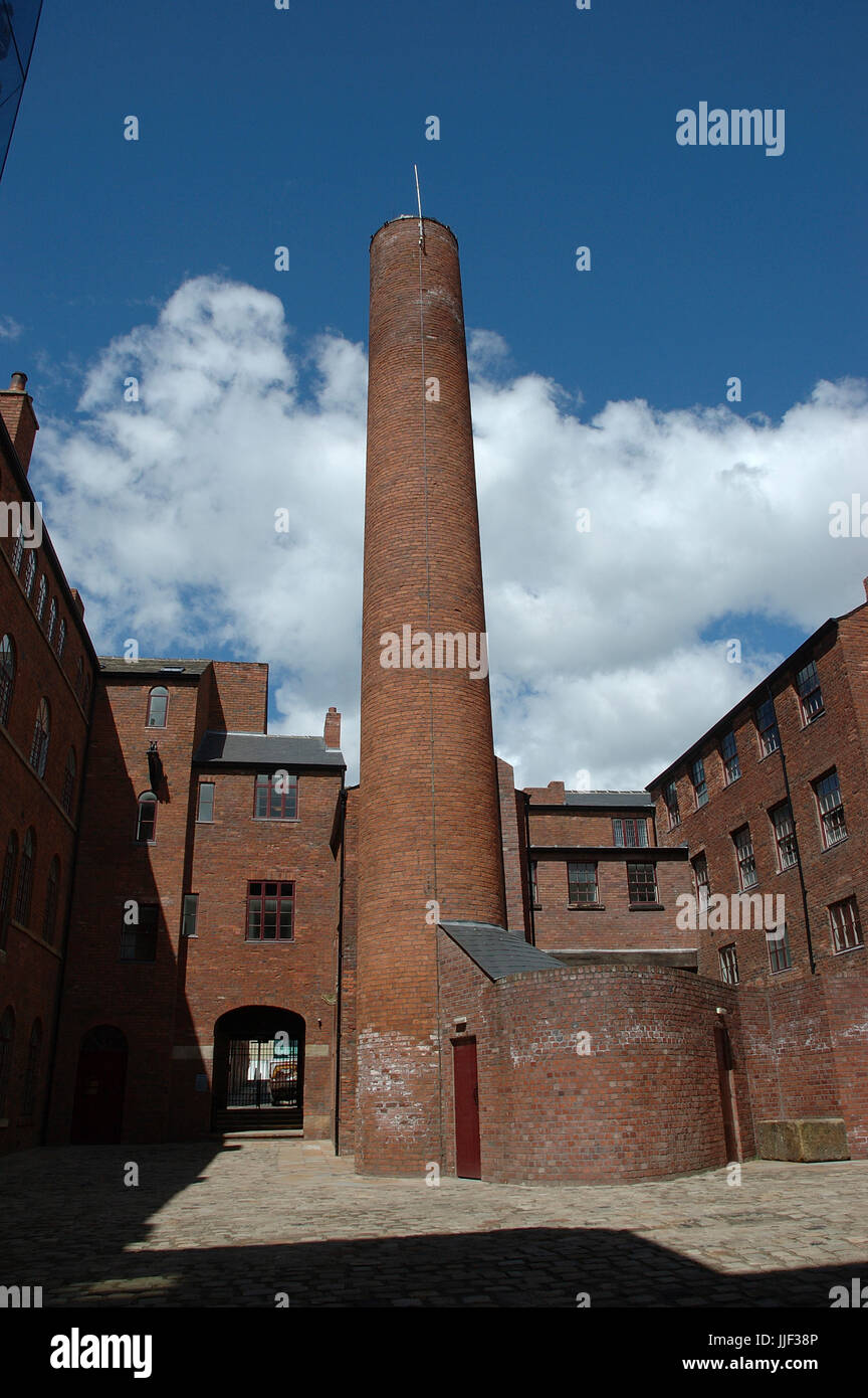 Kamin, kleine Mesters Workshops, Metzger Werke, Sheffield, South Yorkshire, England, UK, Europa. von William und Samuel Butcher errichtet 1819-1875; Stockfoto