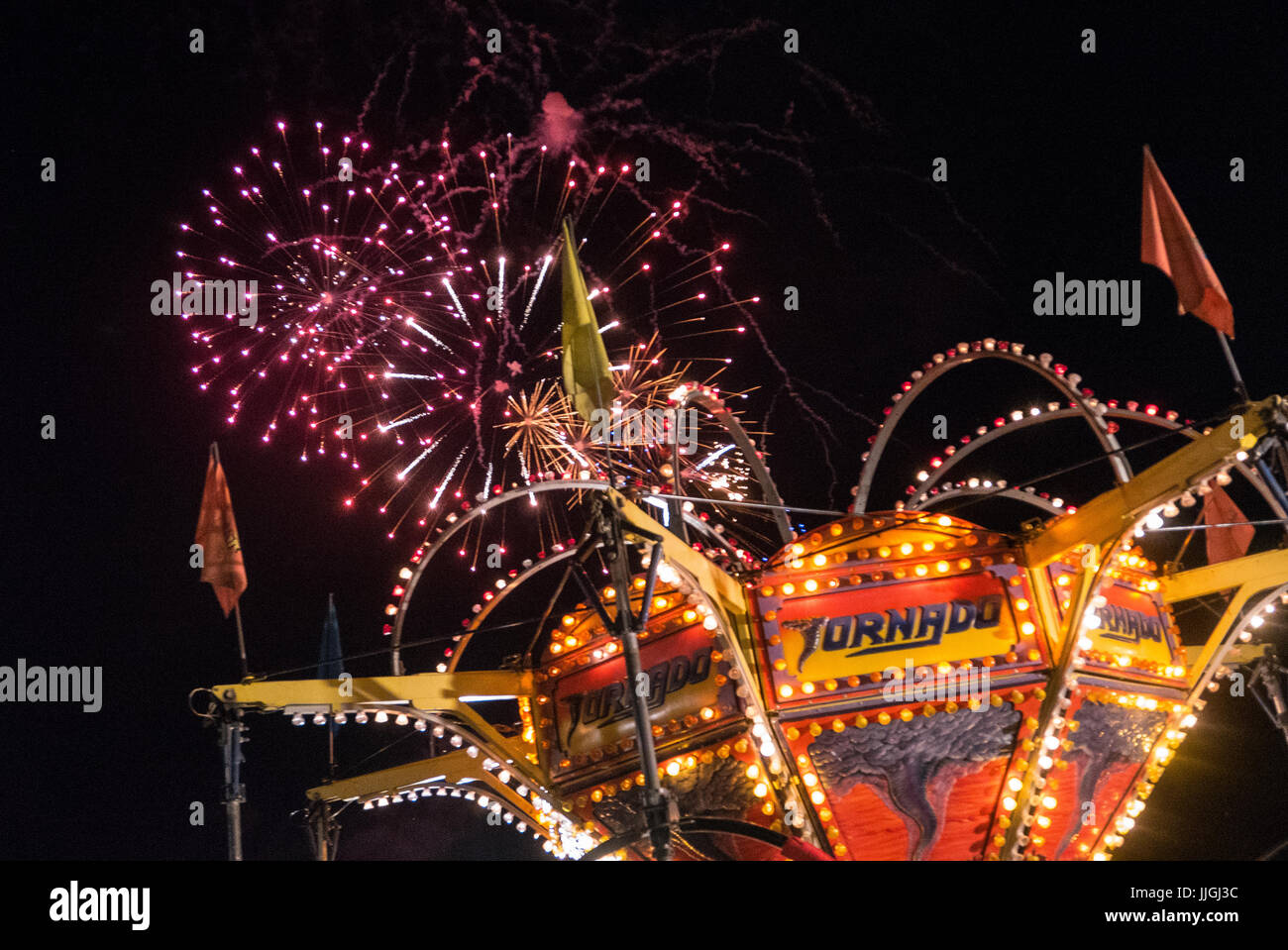 La Kermesse Franco-Américaine Festival in Biddeford, Maine französische Kultur mit Musik, Essen, Fahrgeschäften und Feuerwerk Feiern Stockfoto