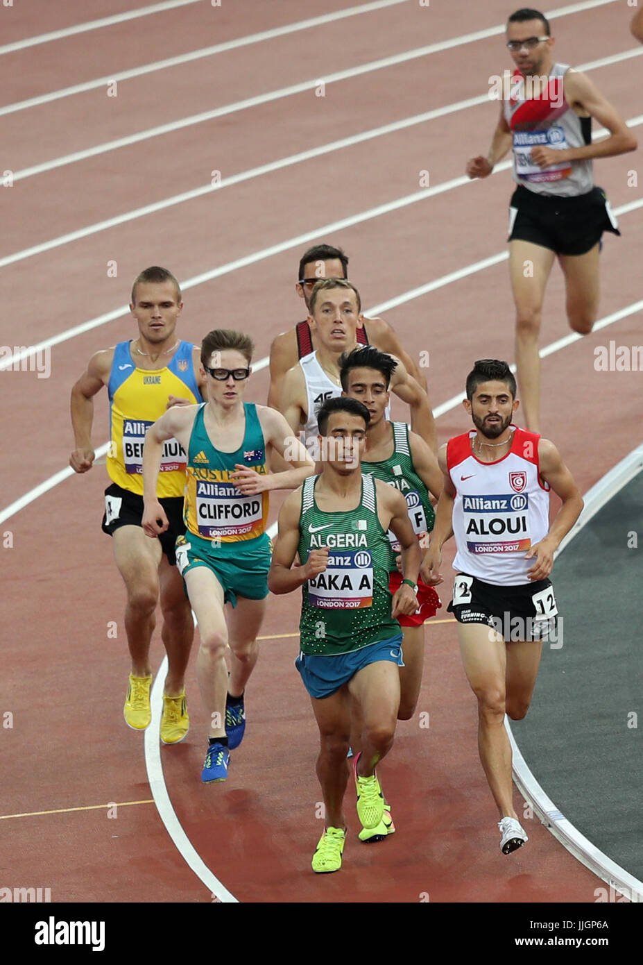 Algeriens Abdellatif Baka (vordere Mitte) in Aktion während der Männer 1500m T13 tagsüber sechs der 2017 Para Leichtathletik-Weltmeisterschaften in London Stadion. Stockfoto