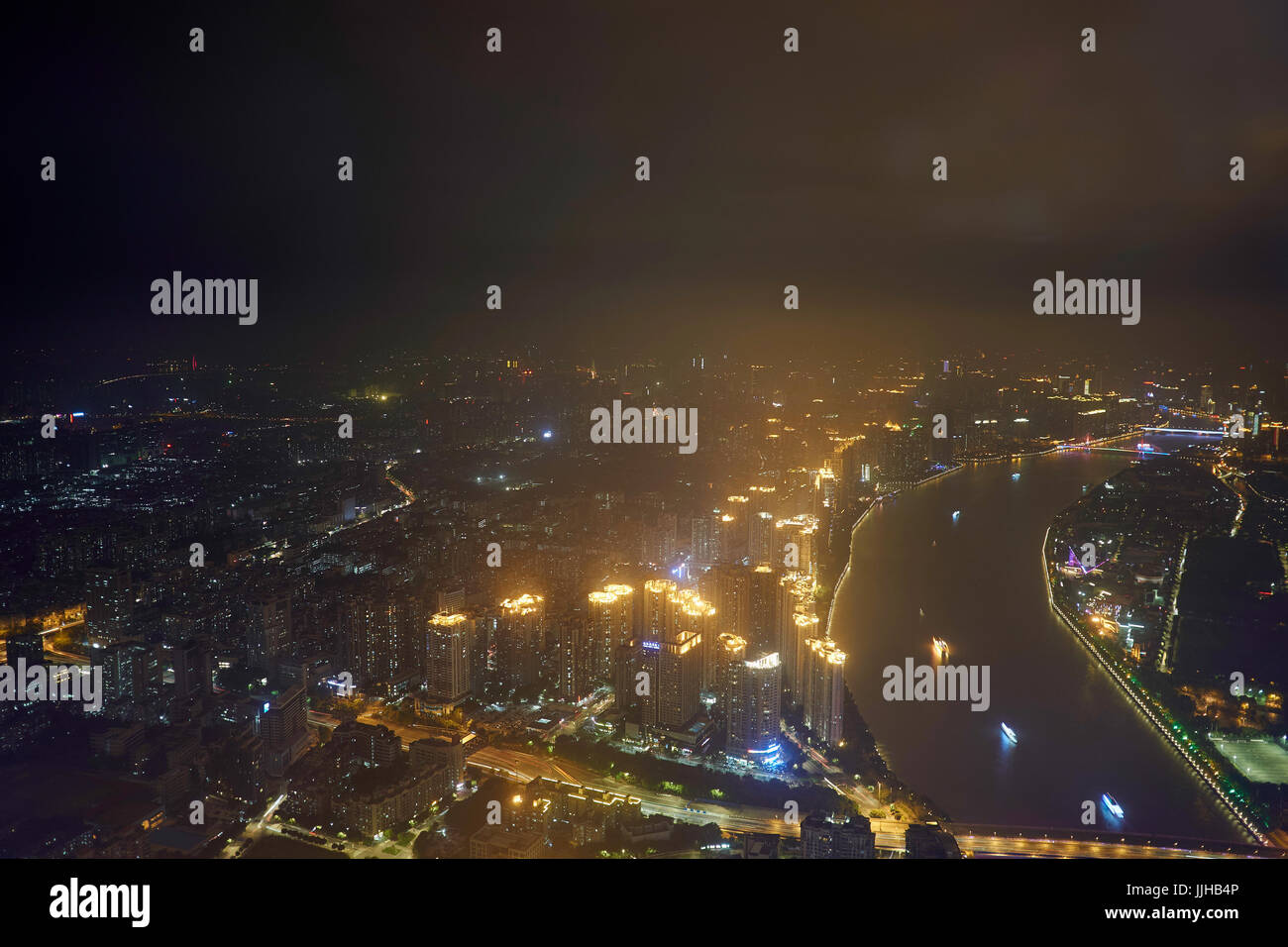 Pearl River bei Nacht - Blick vom 600 m Canton Tower Observatorium Stockfoto