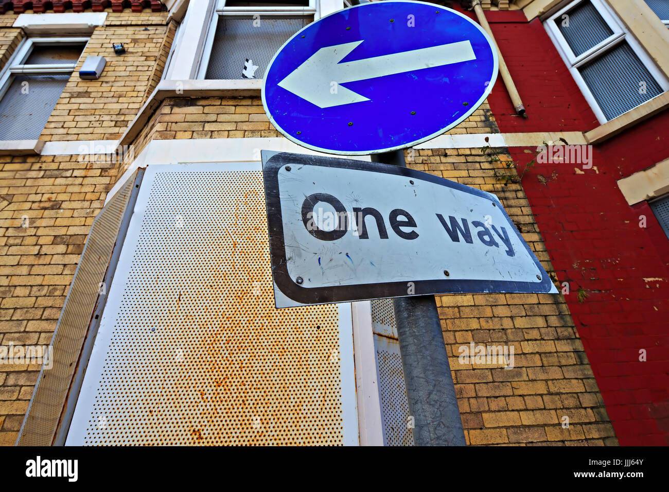 Heruntergekommene Reihenhäuser in Wavertree Liverpool zum Verkauf für 1 £ von Liverpool City Council angeboten wird, die jetzt Gegenstand einer Channel 4 TV-Show. Stockfoto