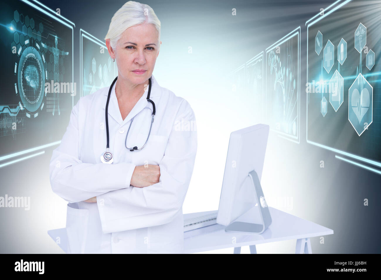 Zusammengesetztes 3D-Bild Porträt von zuversichtlich Ärztin stehen Schreibtisch Stockfoto