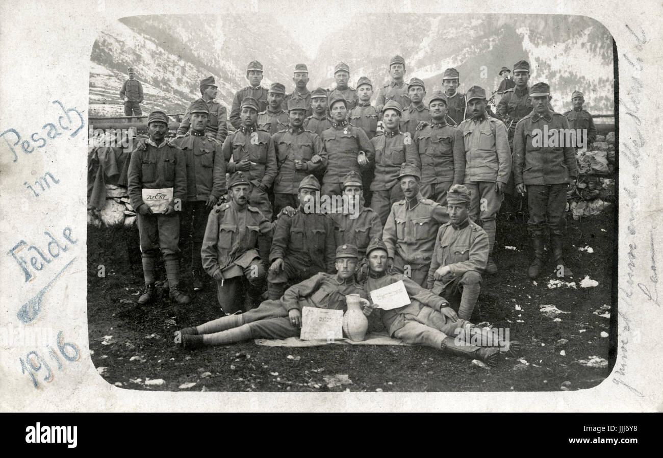 Jüdische deutsche Soldaten im ersten Weltkrieg feiern Pessach im militärischen Bereich (eines der Ländern Austro-ungarische Armee besetzt war) 1916. Stockfoto