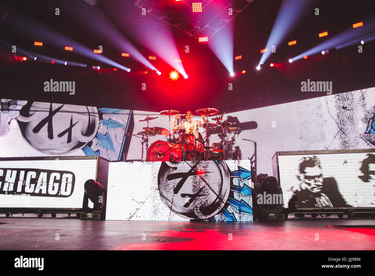 London, UK. 19. Juli 2017 - Travis Barker von der amerikanischen Punk-Rock-Band Blink 182, führt in der O2 Arena in London, 2017 Credit: Myles Wright/ZUMA Draht/Alamy Live News Stockfoto