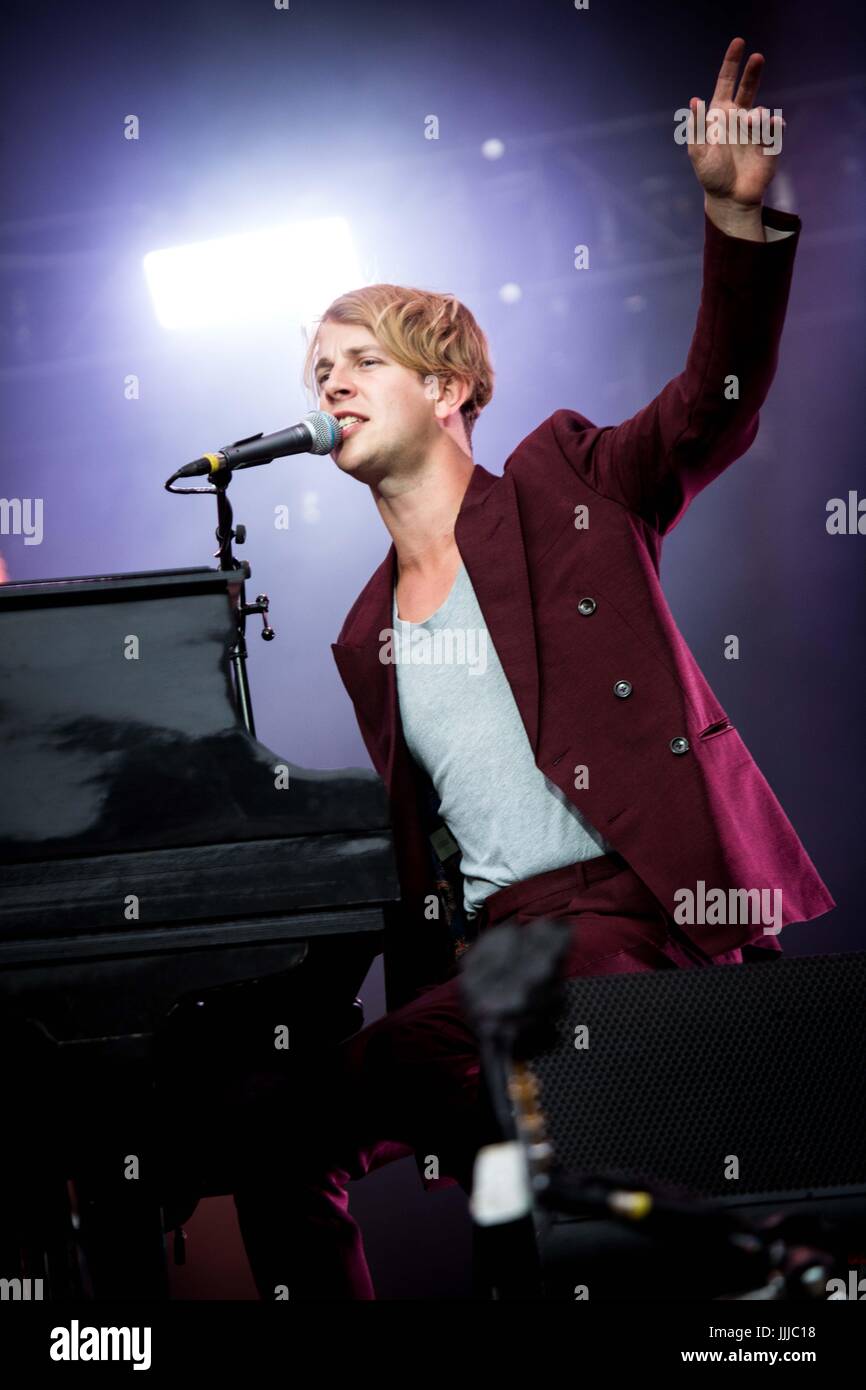 Locarno, Schweiz 19. Juli Tom Odell tritt bei Moon & Stars Festival 2017 Credit: Roberto Finizio/Alamy Live News Stockfoto