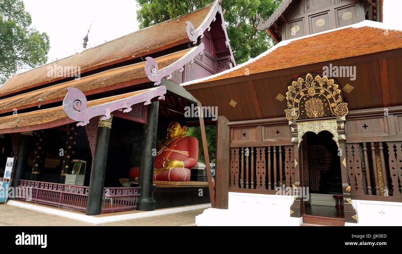 Fat Buddha Statue Skulptur in Wat Chedi Luang Worawihan, Chiang Mai, Thailand. Stockfoto