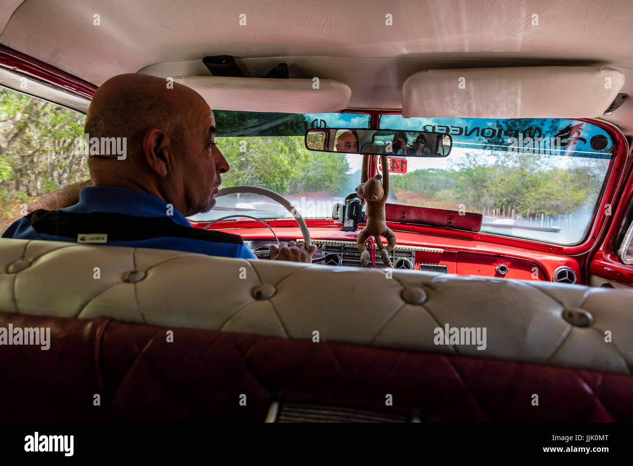 Ein Oldtimer Dodge dient als Taxi - VINALES, PINAR DEL RIO, Kuba Stockfoto