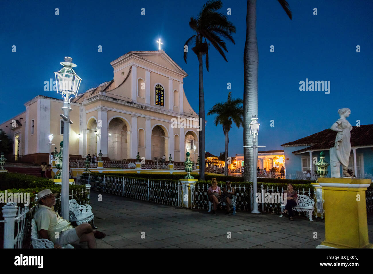 Die IGLESIA PARROQUIAL DE LA SANTÍSIMA TRINIDAD befindet sich auf dem PLAZA MAYOR - TRINIDAD, Kuba Stockfoto