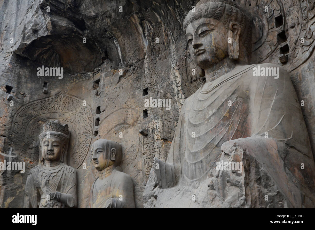 Luoyang, Provinz Henan, China - 21 April 2011: Buddha-Statuen auf der Klippe, Fengxiansi, Longmen Grotten. Stockfoto