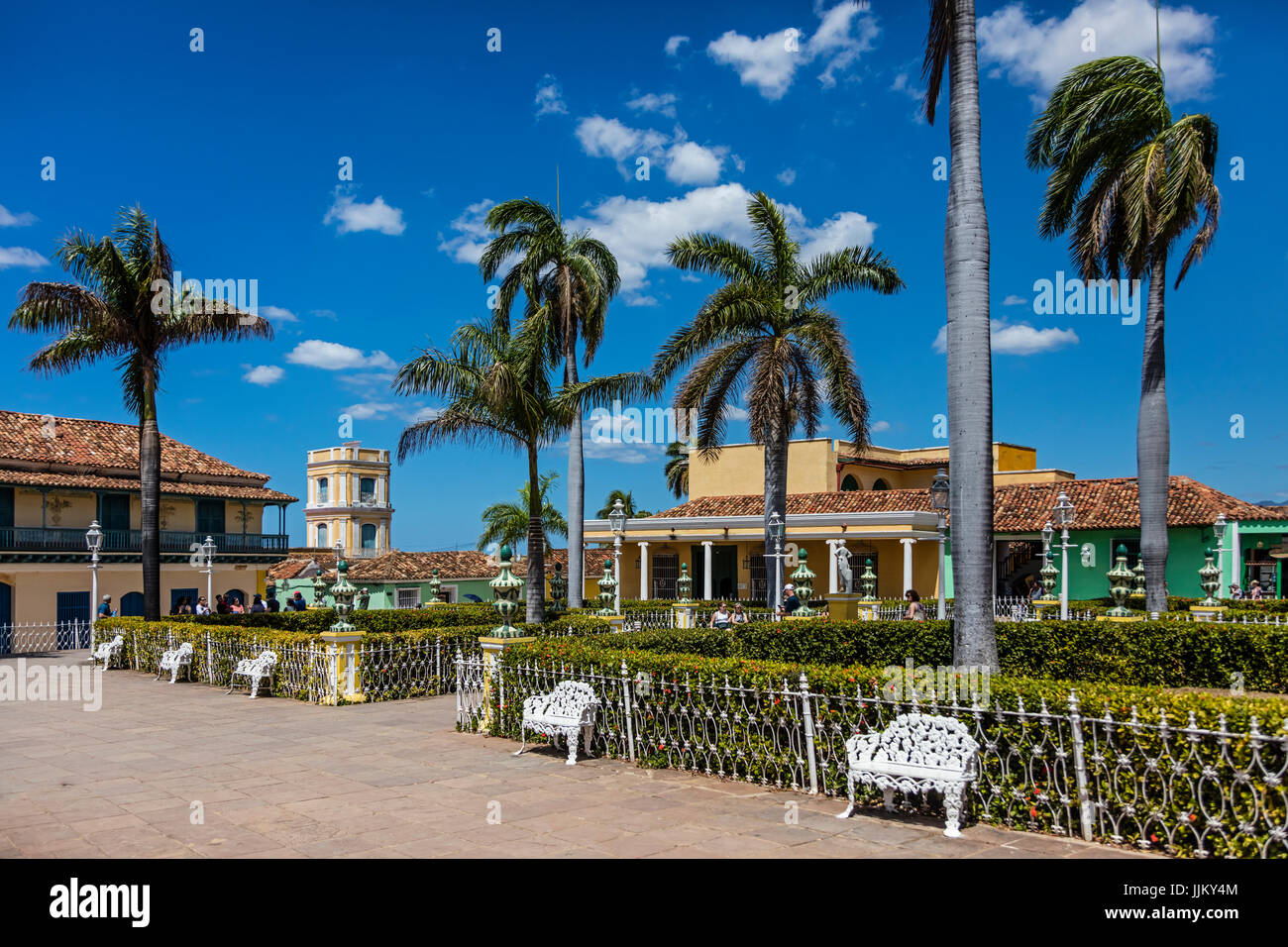 Die PLAZA MAYOR ist umgeben von historischen Gebäuden im Herzen der Stadt - TRINIDAD, Kuba Stockfoto